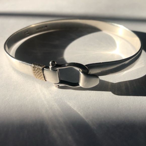 Caribbean Hook 14K Gold Shackle Bracelet - Picture 1 of 7
